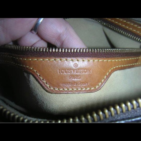 Louis Vuitton Looping GM - Picture 6 of 13